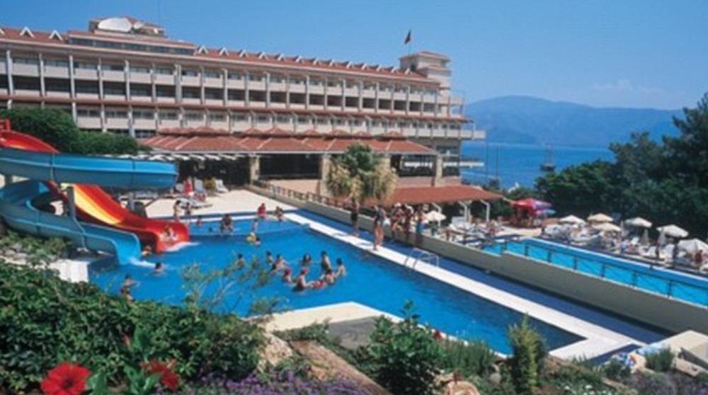 Przebrani za terrorystów „napadli” na turystów