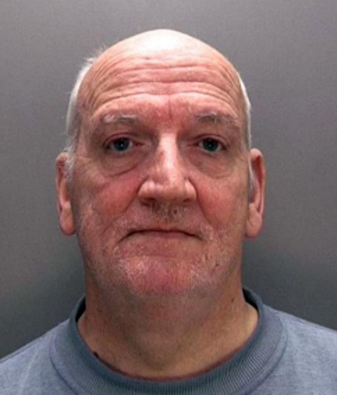 Ukradł umierającej żonie 30 tys. funtów z zasiłków i ożenił się z Rosjanką