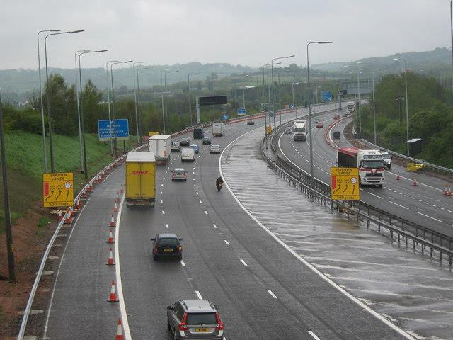 13-letni imigrant znaleziony przez policję w pobliżu autostrady M5