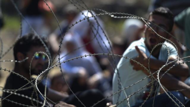 Wicepremier Czech: trzeba zamknąć strefę Schengen przed imigrantami