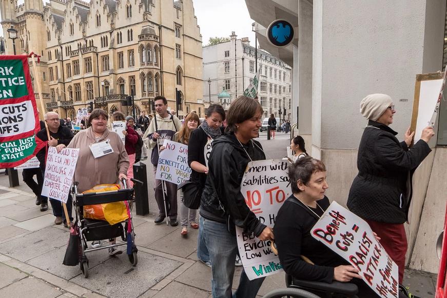 Tysiące osób zmarło, zaraz po tym, jak stwierdzono u nich zdolność do pracy i odebrano zasiłek