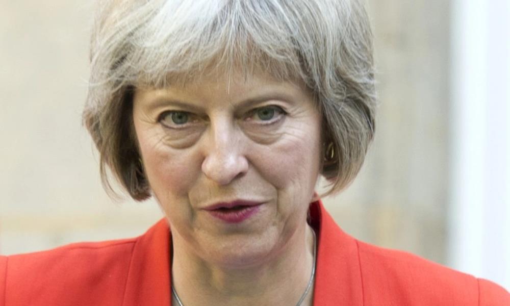 Tylko imigranci posiadający pracę powinni być wpuszczani do UK