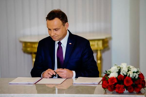 Prezydent Duda podpisał projekt ustawy o obniżeniu wieku emerytalnego