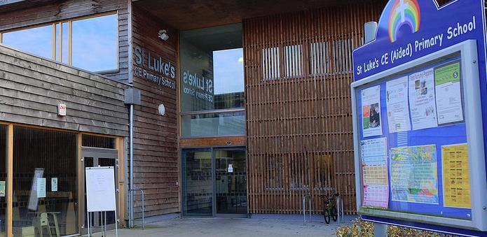 Narkomani wyrzucają zużyte strzykawki w pobliżu szkoły w Wolverhampton