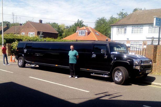 Home Office wynajął luksusową limuzynę, aby przetransportować uchodźców