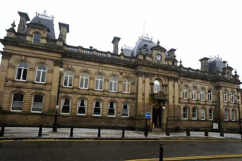 Nie posprzątała psich odchodów, musi zapłacić 770 funtów kary