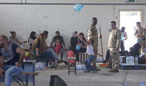 Uchodźcy przebywający w bazie RAF na Cyprze oskarżają UK o niszczenie ich marzeń