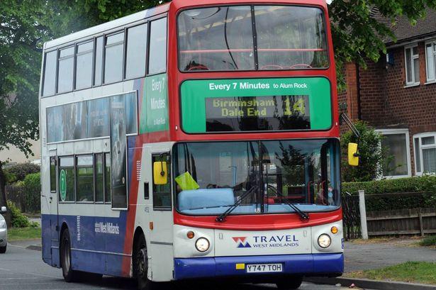 15-latek oskarżony o atak z nożem w autobusie