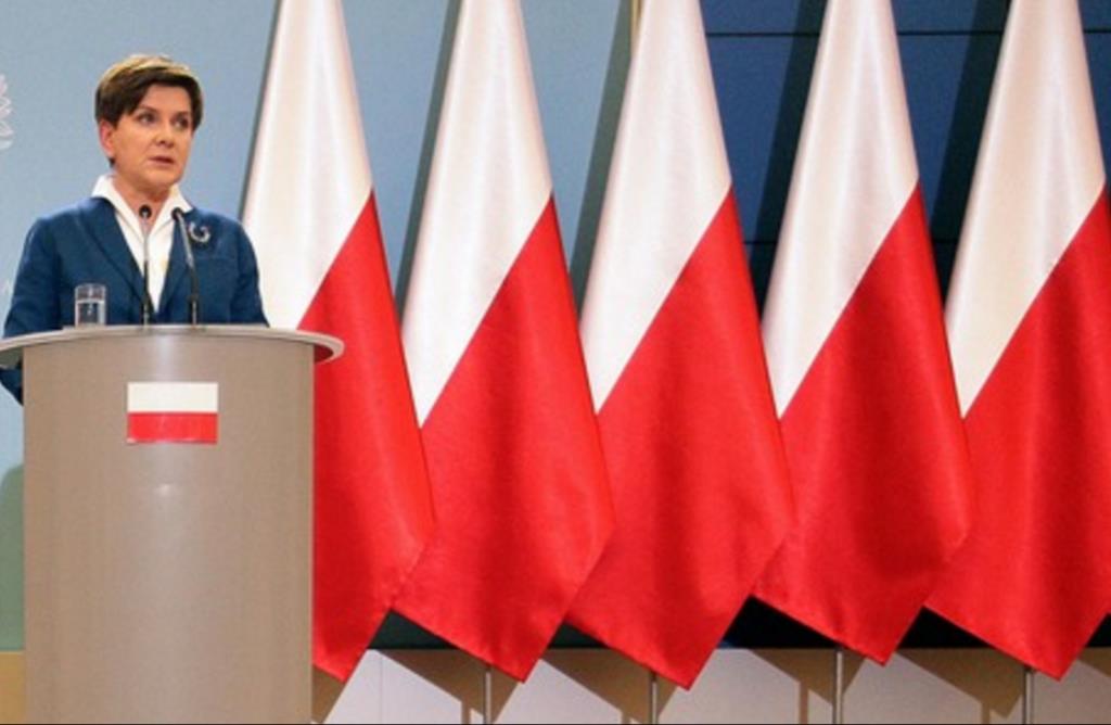 Flagi Unii Europejskiej zniknęły z konferencji prasowych polskiego rządu