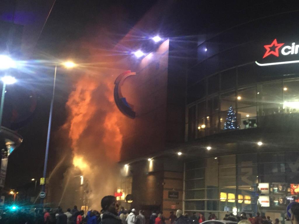 Zapalił się znak umieszczony na budynku kina Cineworld przy Broad Street