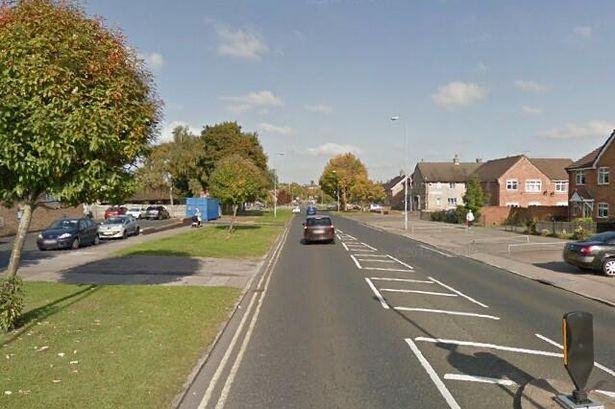 59-latka próbowała powstrzymać złodzieja samochodu