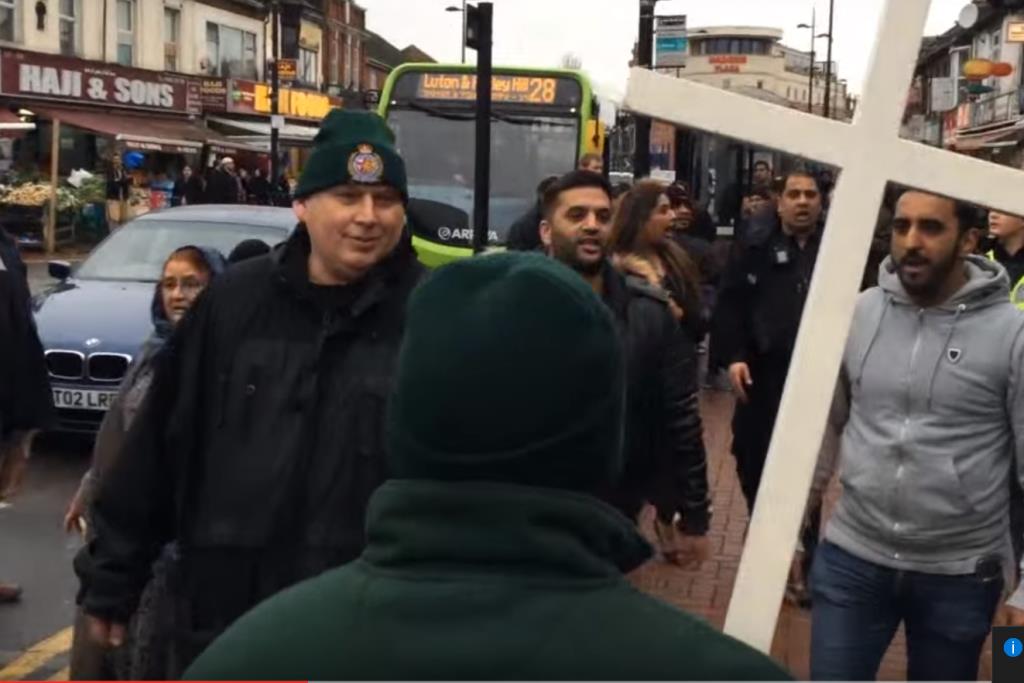 Britain First zorganizowało w Luton chrześcijański patrol