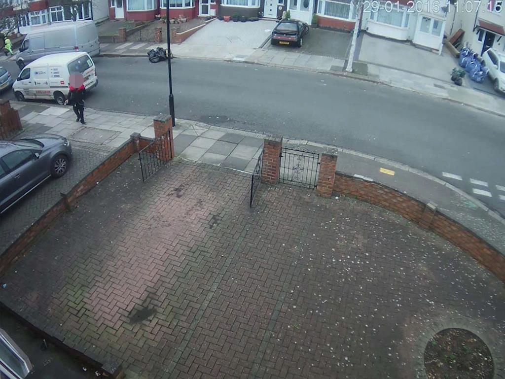 Kurier sfałszował dostarczenie paczki do klienta, by ukraść znajdującego się w niej iPhone’a 6