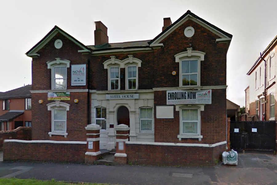 Policja aresztowała dwóch nastolatków, autorów fałszywego alarmu w szkole w Oldbury