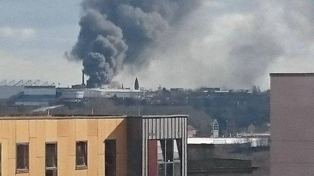 Ogromny pożar w fabryce opon w Bordesley Green