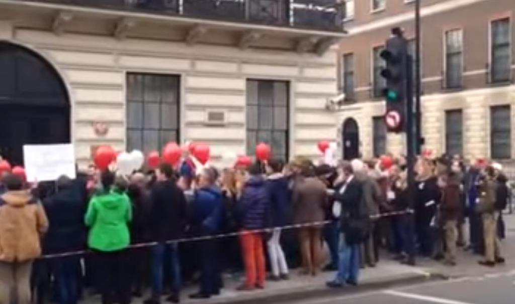 Grupa Polaków żąda delegalizacji KOD-u w Wielkiej Brytanii