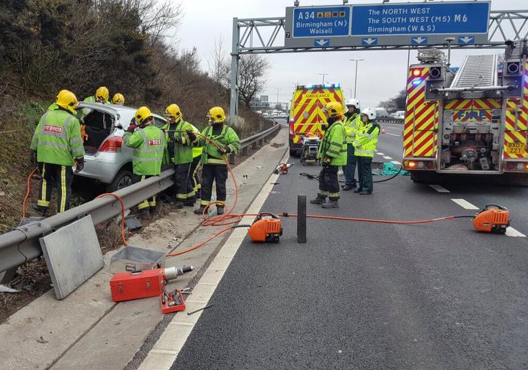 Wypadki na M6 i M42 spowodowały chaos na autostradach w regionie
