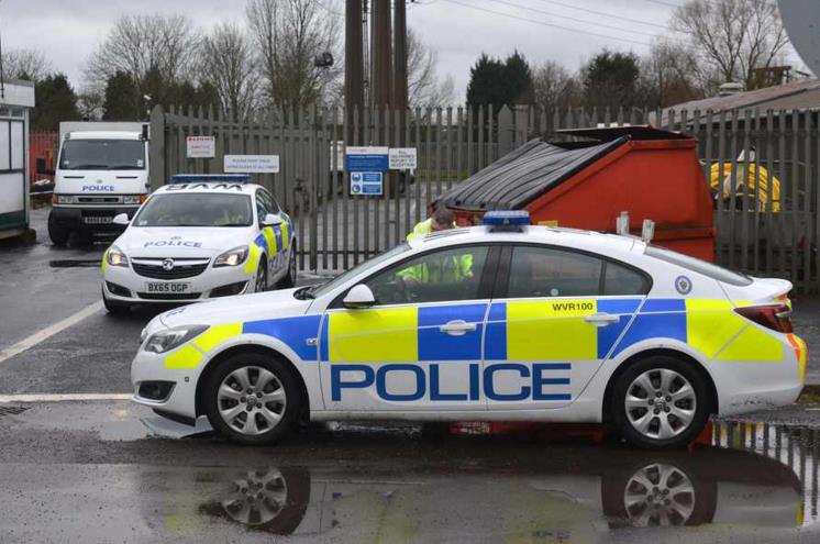 Dwa ciała znalezione w zaparkowanym samochodzie w Wolverhampton