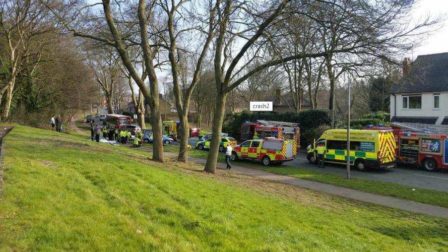 Wypadek w Cradley Heath – Strażacy uwalniali rannych z samochodów