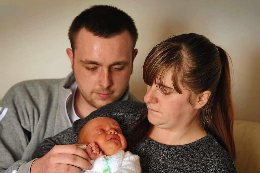 Noworodek wypisany ze szpitala z innym nazwiskiem na opasce identyfikacyjnej