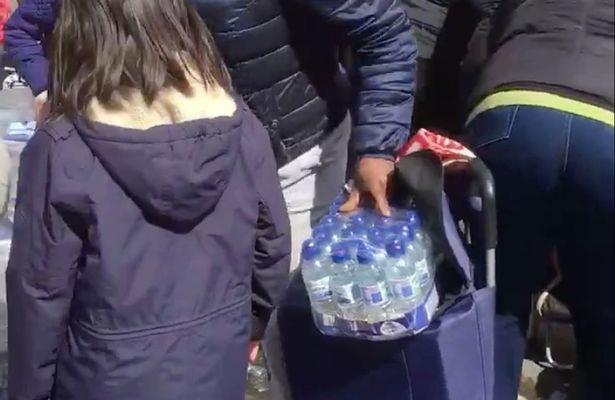 Ludzie kradną wodę przeznaczoną dla maratończyków!