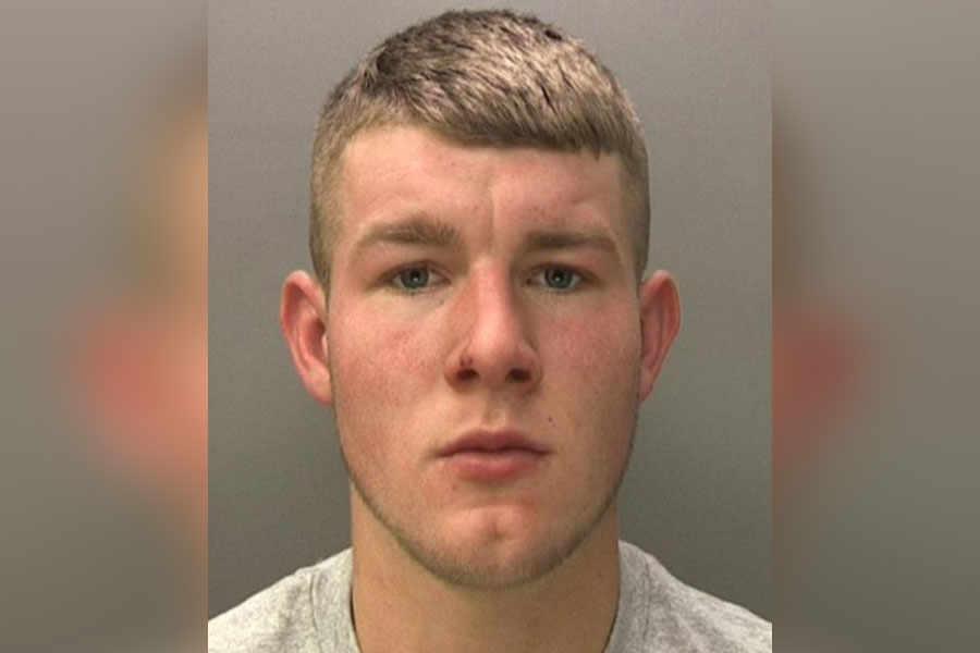 Pijany 19-latek zaatakował taksówkarza, bo ten kazał mu posprzątać swoje wymiociny