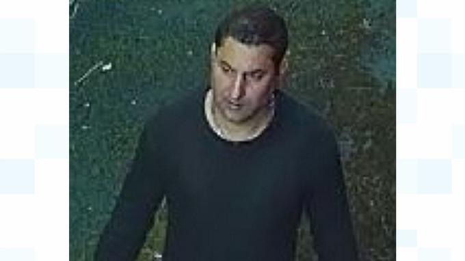 Uzbrojony w nóż mężczyzna sterroryzował klientkę Stechford Retail Park