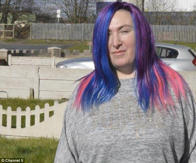 1700 funtów miesięcznie zasiłków – lepiej zajmować się dziećmi niż pracować