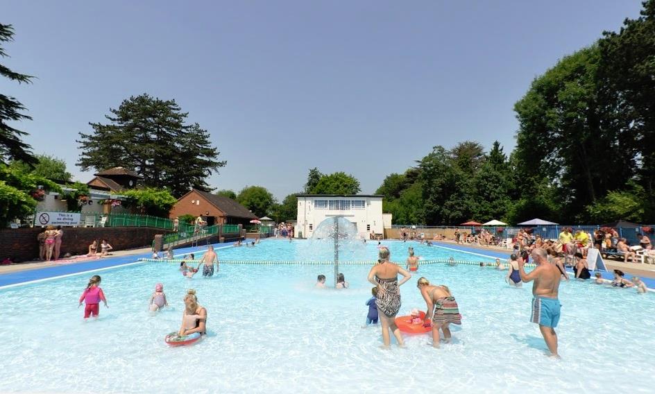 Baseny i parki wodne w okolicach Birmingham