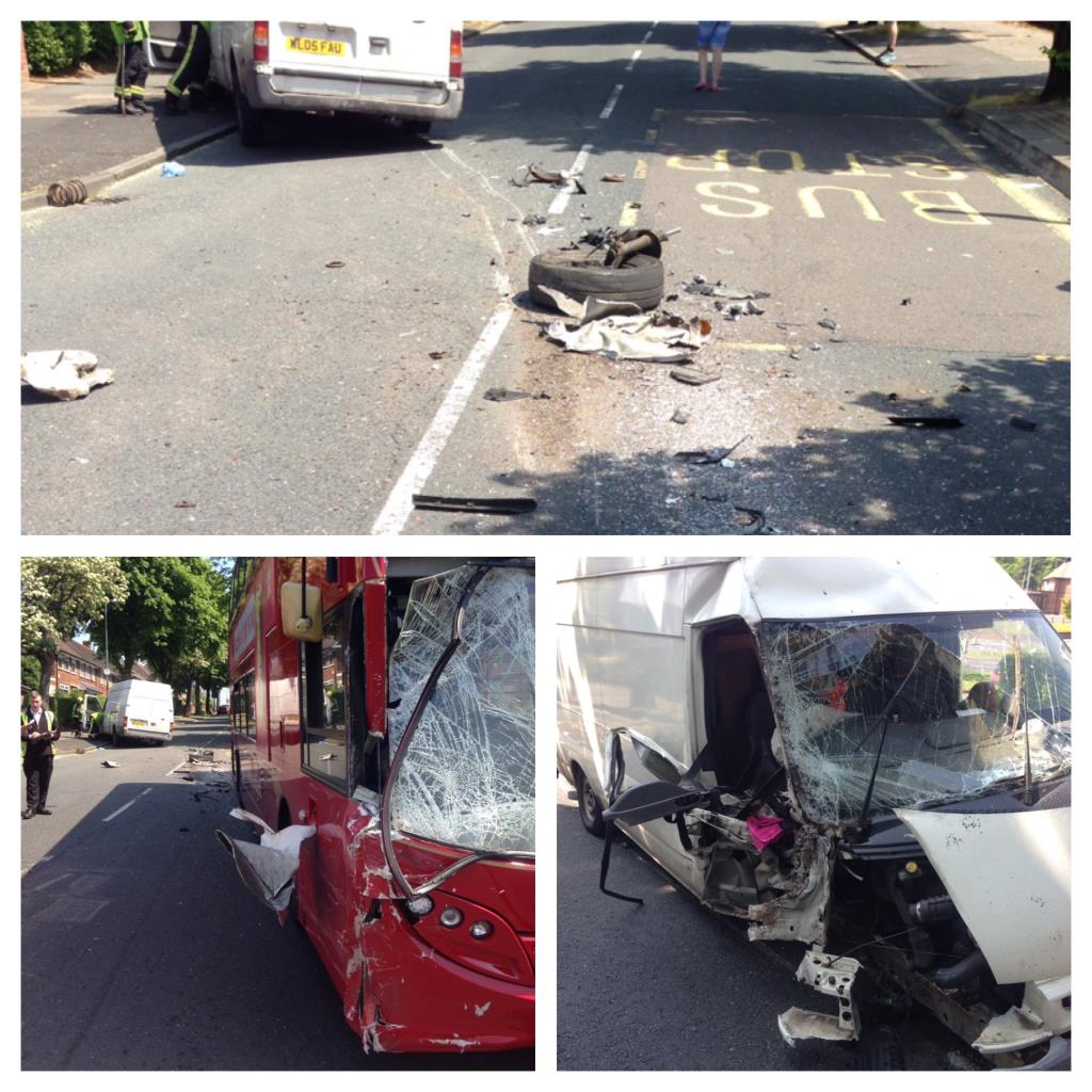 Zderzenie autobusu i vana w Kingstanding – pasażerowie cudem uniknęli obrażeń