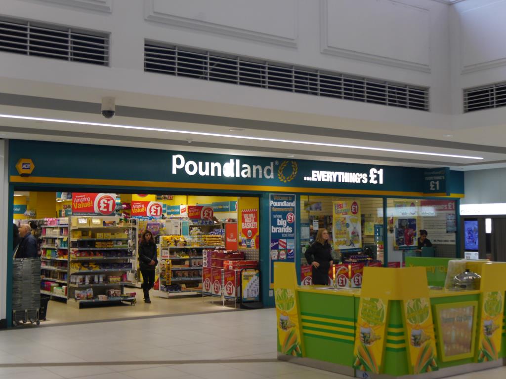 Plaga myszy w dwóch sklepach Poundland w centrum Birmingham