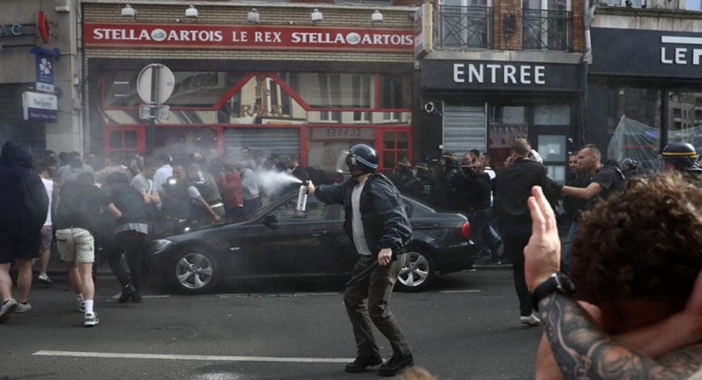 Kolejne starcia pomiędzy angielskimi kibicami i policją w Lille