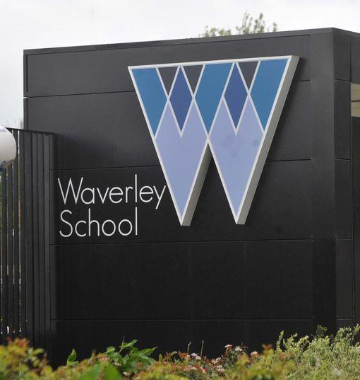 Dwóch uczniów postrzelonych w pobliżu szkoły w Bordesley Green