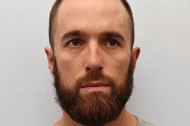 Były żołnierz, który przeszedł na islam i groził Wielkiej Brytanii skazany za próbę kupna pistoletów