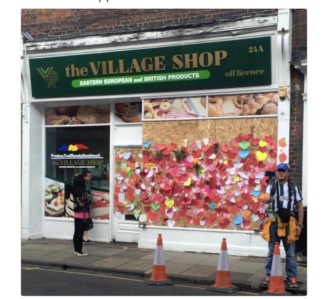 Mieszkańcy Norwich okazują wsparcie właścicielce podpalonego sklepu z europejskimi produktami