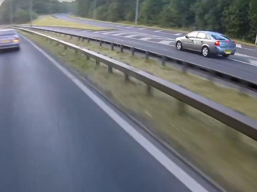 Taksówkarz z Wolverhampton jechał drogą pod prąd