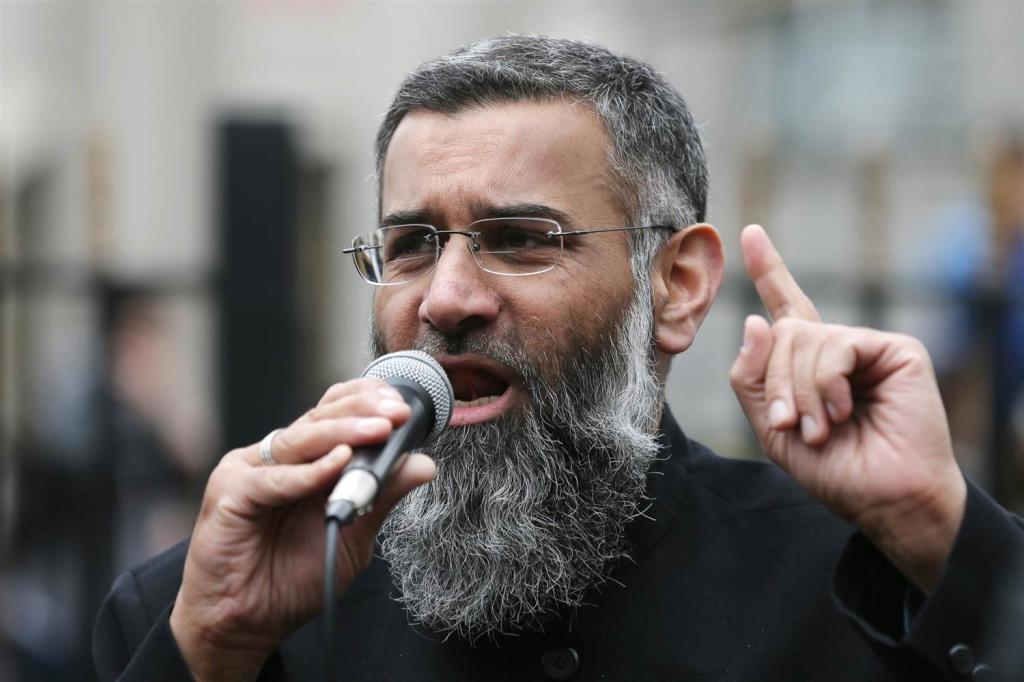 Radykalny kleryk Anjem Choudary winny wspierania Isis w UK