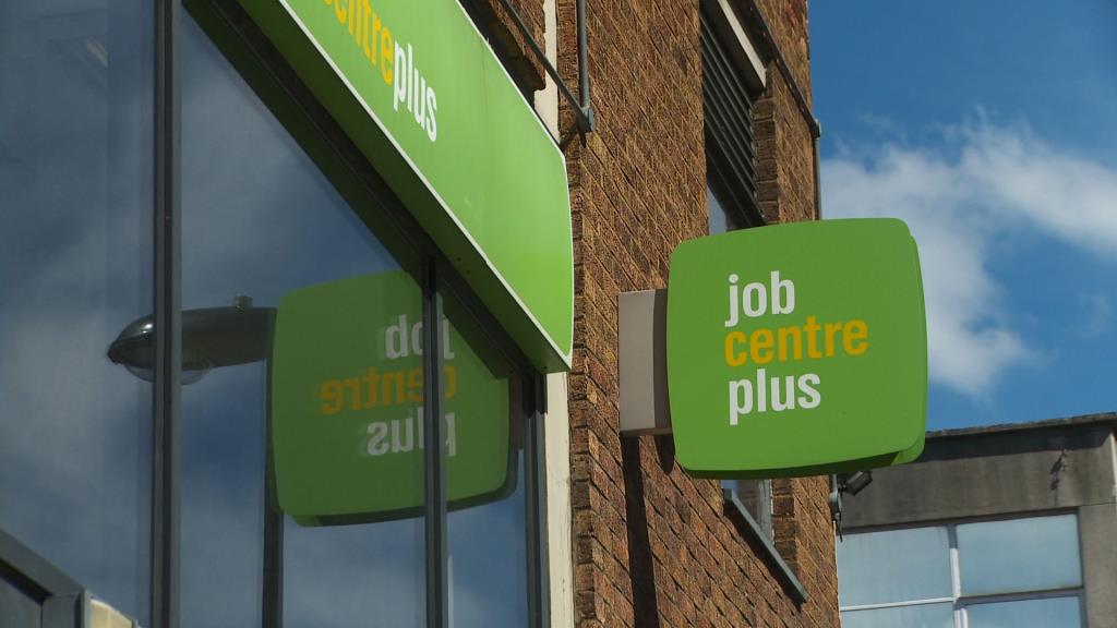 Ponad milion pracowników z Europy Wschodniej – premier musi przyspieszyć Brexit