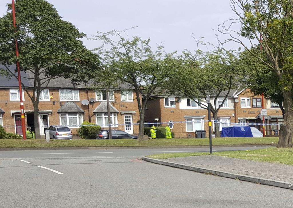 Mężczyzna uderzony przez ciężarówkę na Tyburn Road – zamknięta droga