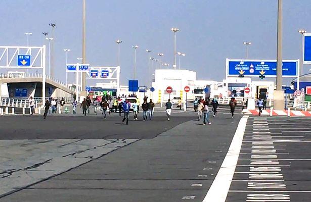 W Calais powstanie mur mający powstrzymać imigrantów chcących nielegalnie wjechać do UK