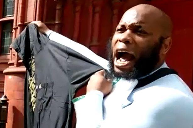 Islamski duchowny zaatakował muzułmankę za noszenie obcisłych dżinsów i nawał ją szatanem