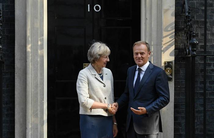 Tusk ponagla May w związku z Brexitem