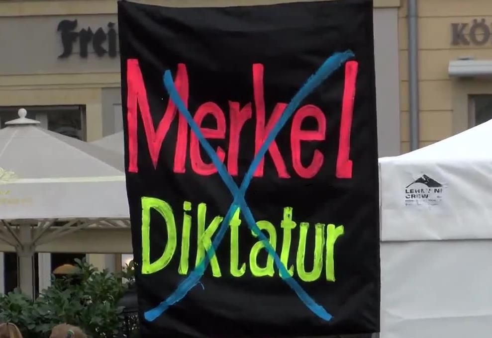 Angela Merkel wygwizdana w Dreźnie