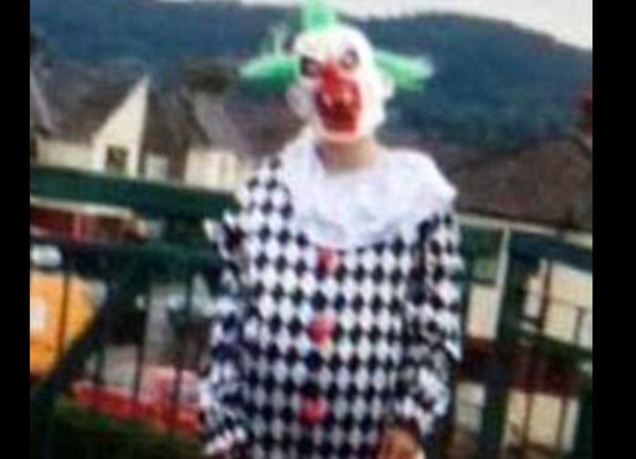 Policja ukarała pierwszą osobę w sprawie „zabójczych klaunów”