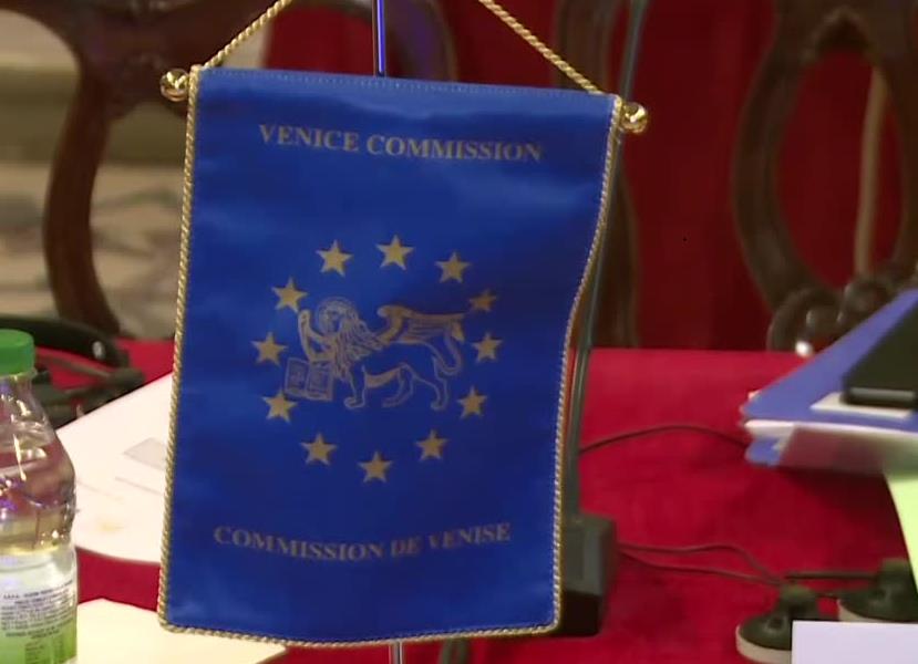 Komisja Wenecka przyjęła krytyczną opinię na temat ustawy o TK