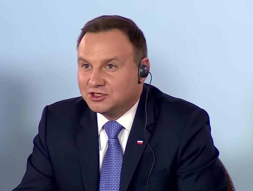 A. Duda: Nie ma zgody na żadne kwoty i przymusowe przesiedlanie uchodźców