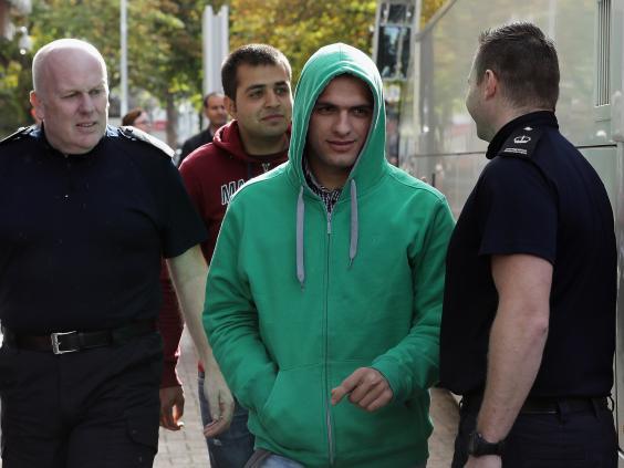 Dwie trzecie „dziecięcych uchodźców”, to tak naprawdę dorośli