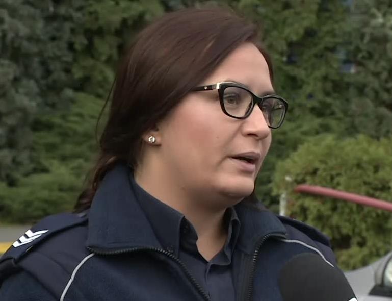 Wymachiwał nożem na ulicy. Policjanci oddali w jego kierunku 27 strzałów