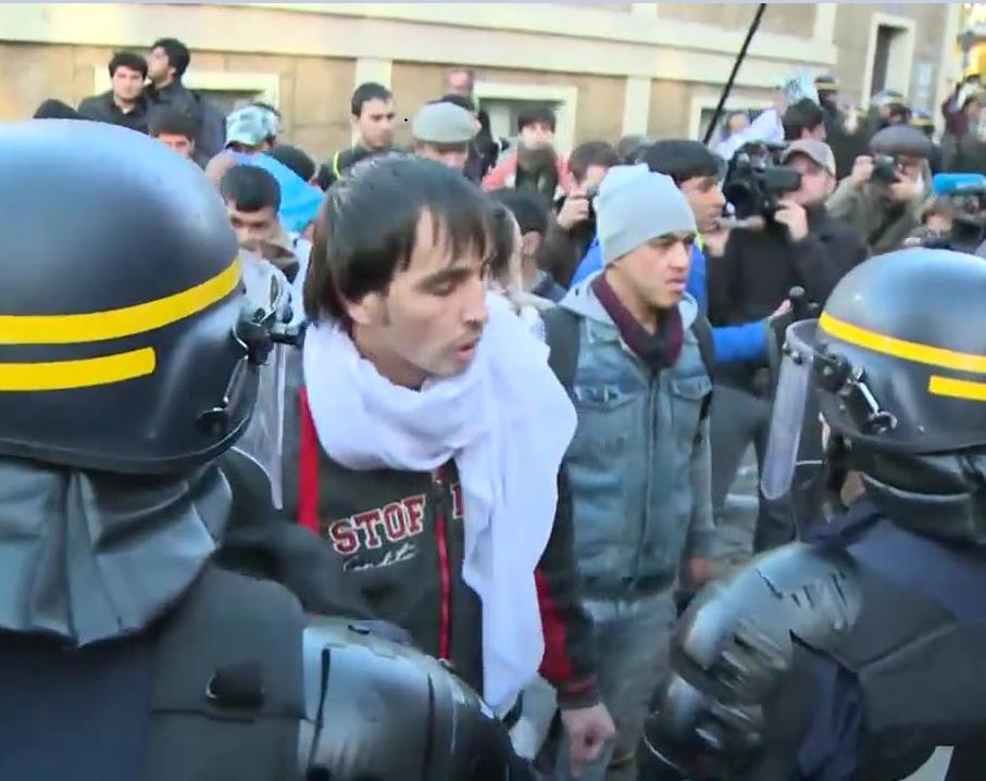 Zlikwidowano koczowisko imigrantów na stacji metra Stalingrad w Paryżu