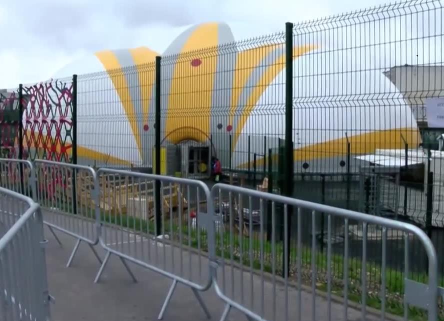 W Paryżu powstał dmuchany punkt pomocy dla uchodźców